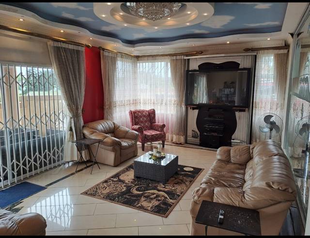 3 BEDROOM HOUSE FOR SALE IN SOMERSET PARK